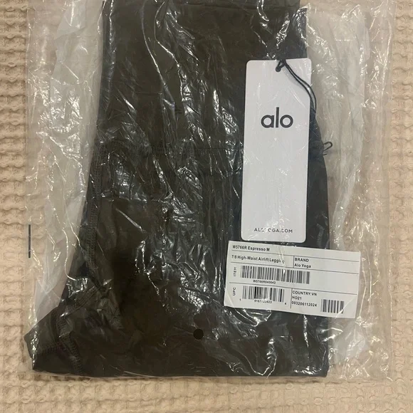 ALO Yoga Size Médium Espresso Color 7/8 High-Waist Airlift Legging - Picture 3 of 3